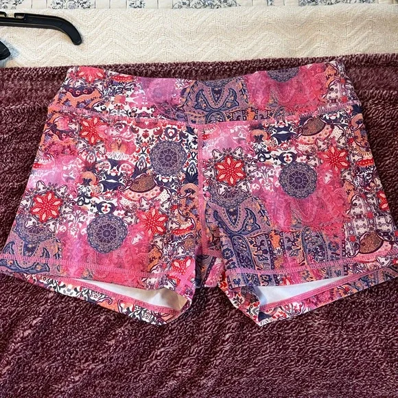 Paisley Print Women's Athletic Shorts - Picture 3 of 3